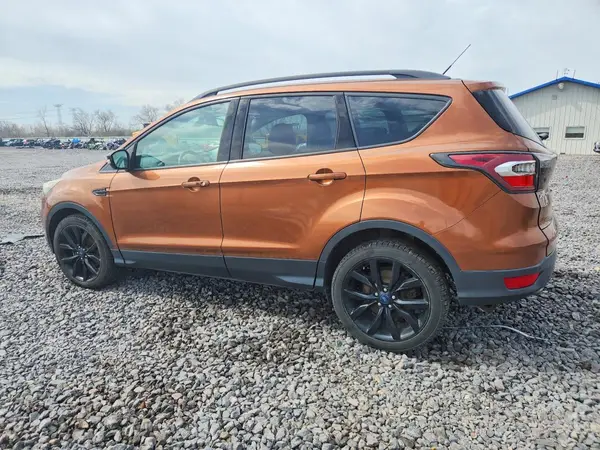 1FMCU9JD5HUA16198 2017 FORD ESCAPE - Image 2