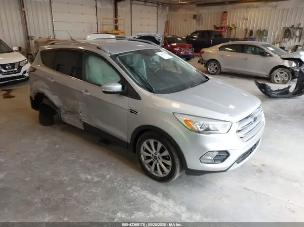 1FMCU9JD5HUD32944 2017 FORD ESCAPE - Image 1