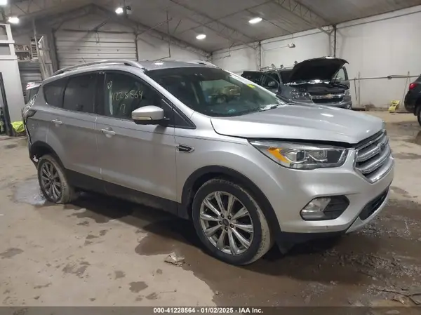 1FMCU9JD6HUA12371 2017 FORD ESCAPE - Image 1