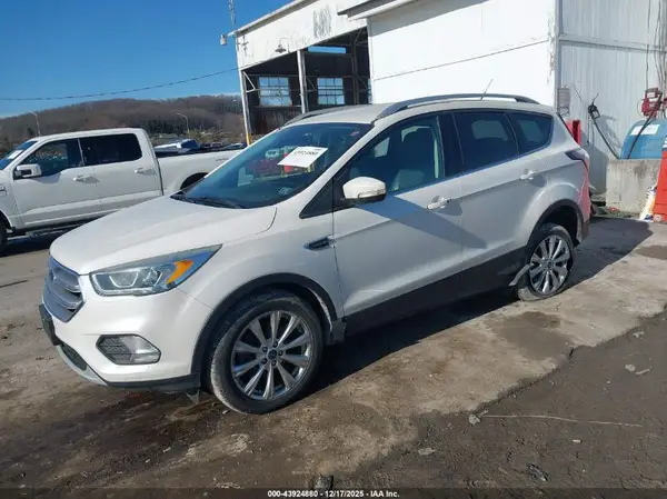 1FMCU9JD7HUA59392 2017 FORD ESCAPE - Image 2