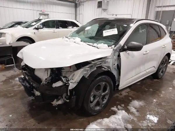 1FMCU9MN0PUB12517 2023 FORD ESCAPE - Image 2