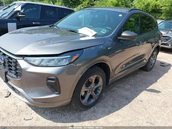 1FMCU9MN0RUA13215 2024 FORD ESCAPE - Image 2