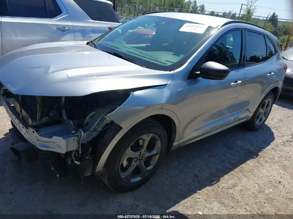 1FMCU9MN0RUA52886 2024 FORD ESCAPE - Image 2