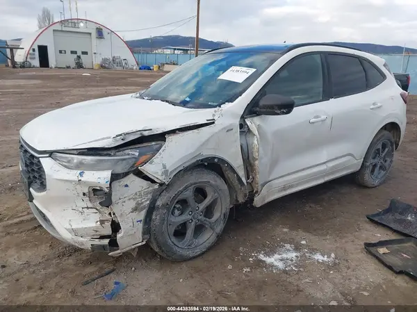 1FMCU9MN0RUA85158 2024 FORD ESCAPE - Image 2