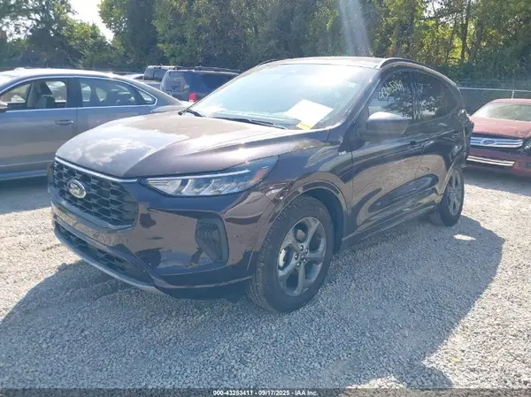 1FMCU9MN1PUB16074 2023 FORD ESCAPE - Image 2