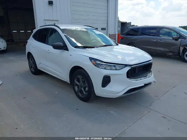 1FMCU9MN2PUA18123 2023 FORD ESCAPE - Image 1
