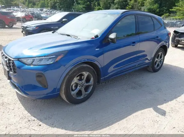 1FMCU9MN2PUA46570 2023 FORD ESCAPE - Image 2