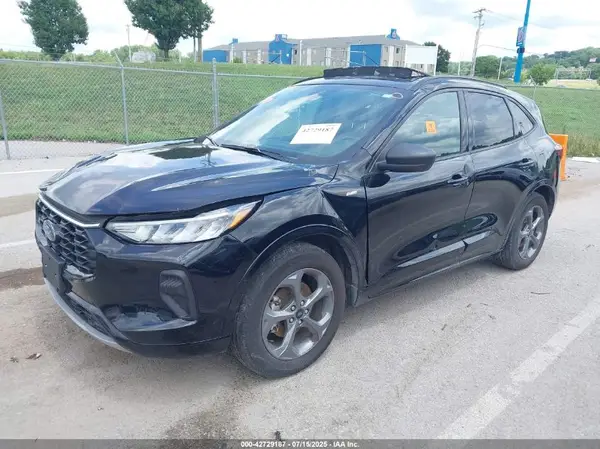 1FMCU9MN2PUB14365 2023 FORD ESCAPE - Image 2