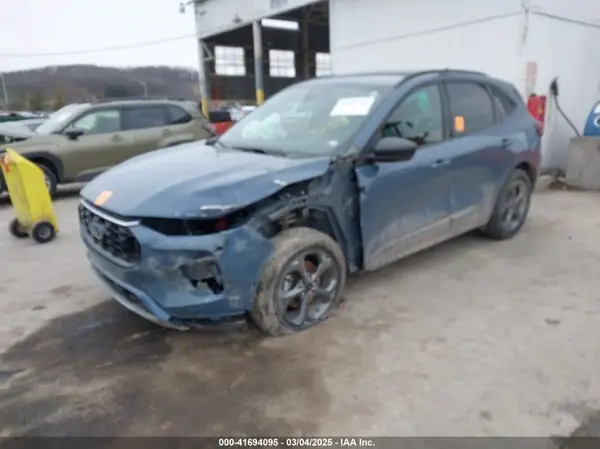 1FMCU9MN2RUA69253 2024 FORD ESCAPE - Image 2