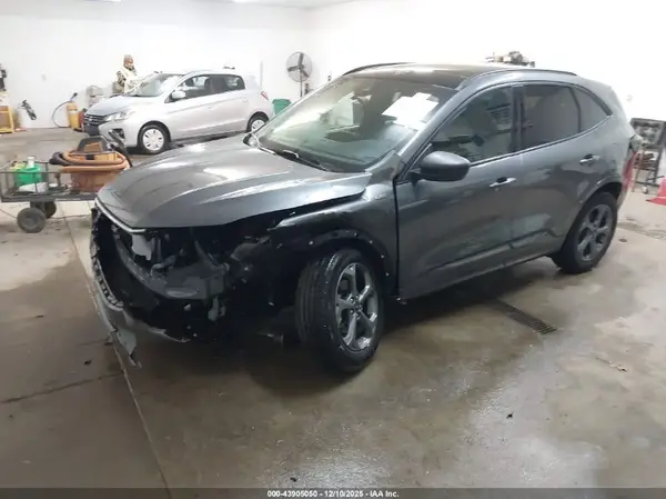 1FMCU9MN2RUB30391 2024 FORD ESCAPE - Image 2