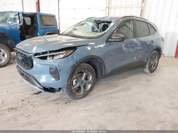 1FMCU9MN2SUA68500 2025 FORD ESCAPE - Image 2