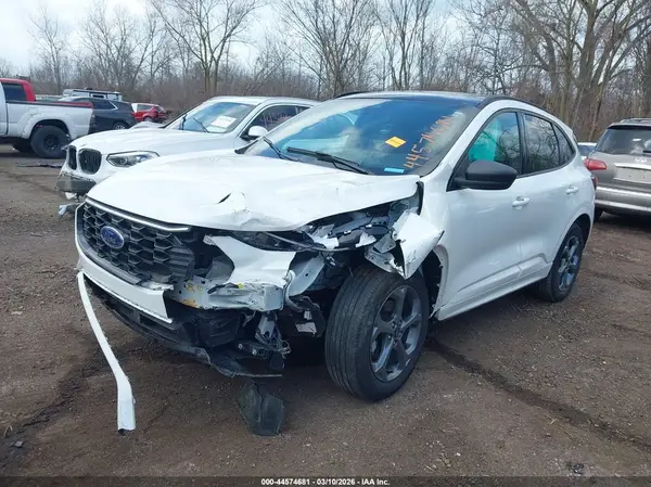 1FMCU9MN3PUB18120 2023 FORD ESCAPE - Image 2