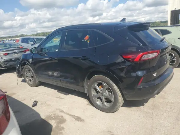 1FMCU9MN3PUB35208 2023 FORD ESCAPE - Image 2