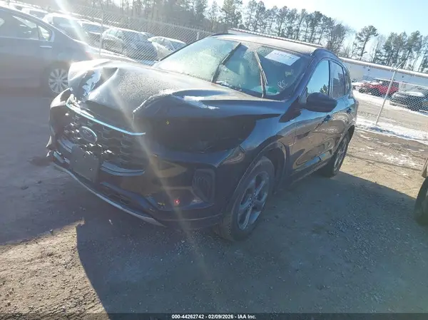 1FMCU9MN3RUB35549 2024 FORD ESCAPE - Image 2