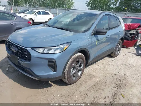 1FMCU9MN3SUA77674 2025 FORD ESCAPE - Image 2