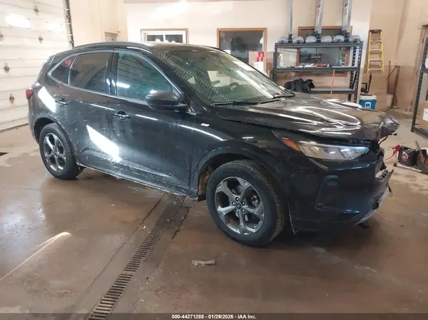 1FMCU9MN4PUA61605 2023 FORD ESCAPE - Image 1
