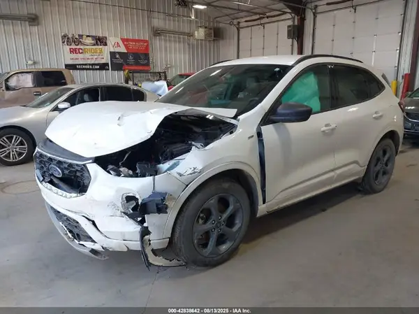 1FMCU9MN4RUA68010 2024 FORD ESCAPE - Image 2