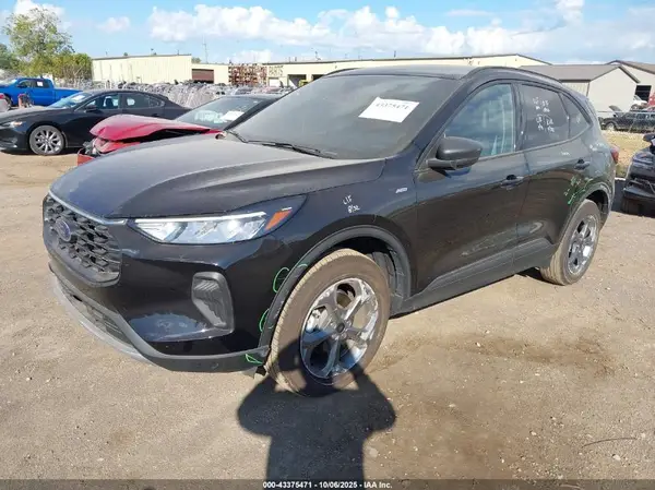 1FMCU9MN4SUA69776 2025 FORD ESCAPE - Image 2
