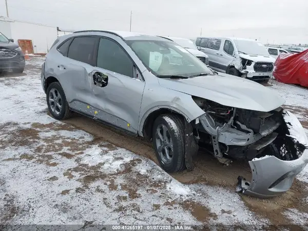 1FMCU9MN5PUA56803 2023 FORD ESCAPE - Image 1