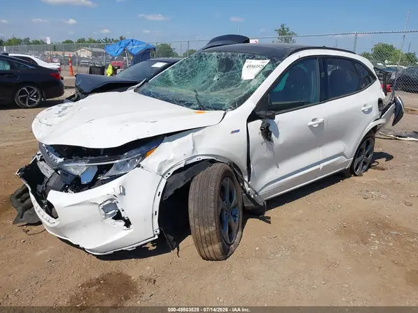 1FMCU9MN5RUB09096 2024 FORD ESCAPE - Image 2