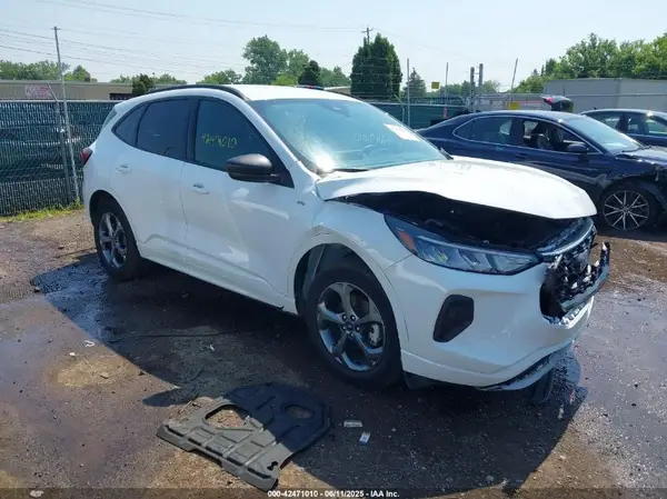 1FMCU9MN6PUA53781 2023 FORD ESCAPE - Image 1