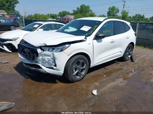 1FMCU9MN6PUA53781 2023 FORD ESCAPE - Image 2