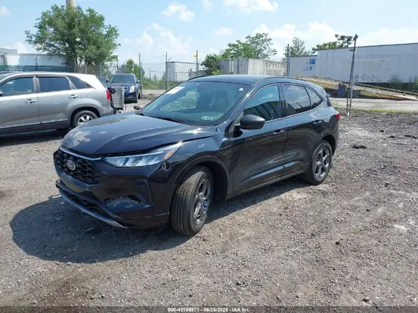 1FMCU9MN6RUA68008 2024 FORD ESCAPE - Image 2