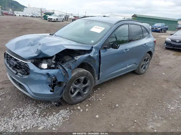 1FMCU9MN7PUA10972 2023 FORD ESCAPE - Image 2