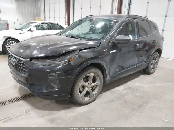 1FMCU9MN7PUA58276 2023 FORD ESCAPE - Image 2