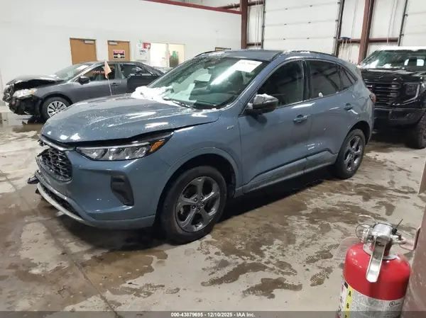 1FMCU9MN7PUB24017 2023 FORD ESCAPE - Image 2