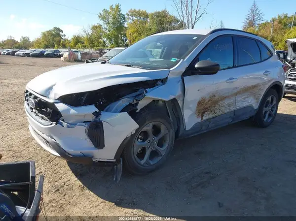 1FMCU9MN7SUA25948 2025 FORD ESCAPE - Image 2