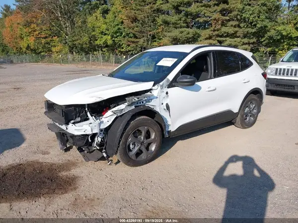 1FMCU9MN7SUB14483 2025 FORD ESCAPE - Image 2