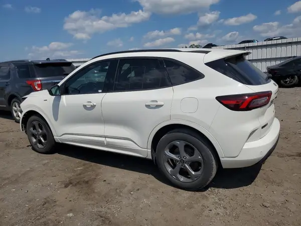 1FMCU9MN8PUA76544 2023 FORD ESCAPE - Image 2
