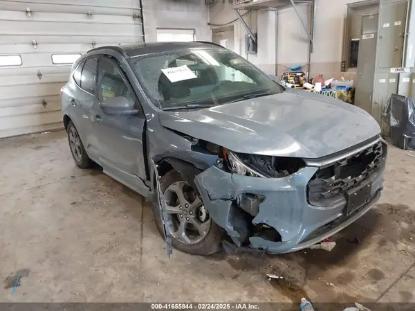 1FMCU9MN8PUB34071 2023 FORD ESCAPE - Image 1