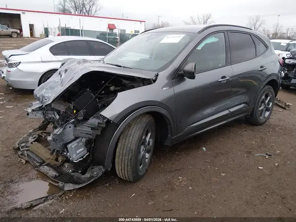 1FMCU9MN8PUB43708 2023 FORD ESCAPE - Image 2