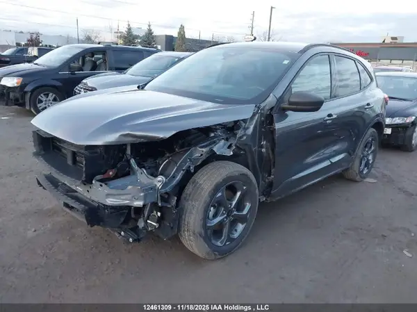 1FMCU9MN8RUA72383 2024 FORD ESCAPE - Image 2