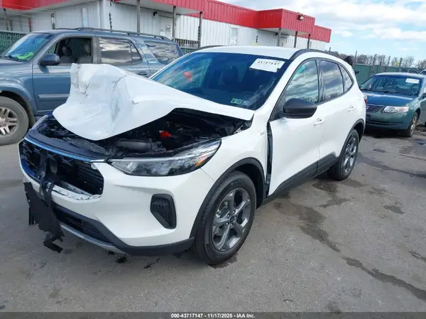 1FMCU9MN8SUB57388 2025 FORD ESCAPE - Image 2