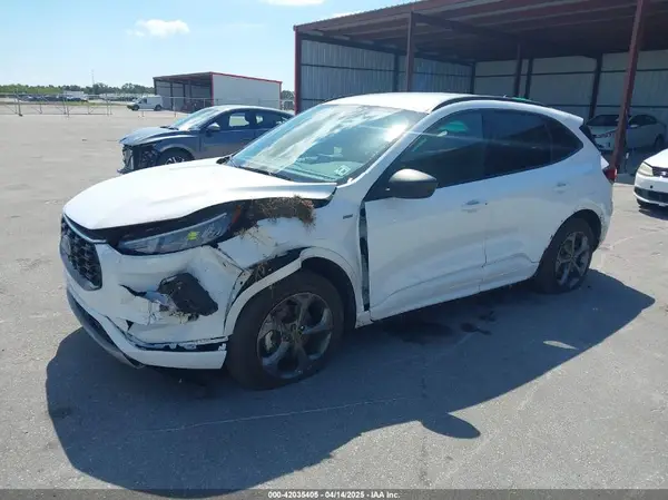 1FMCU9MN9PUA56805 2023 FORD ESCAPE - Image 2
