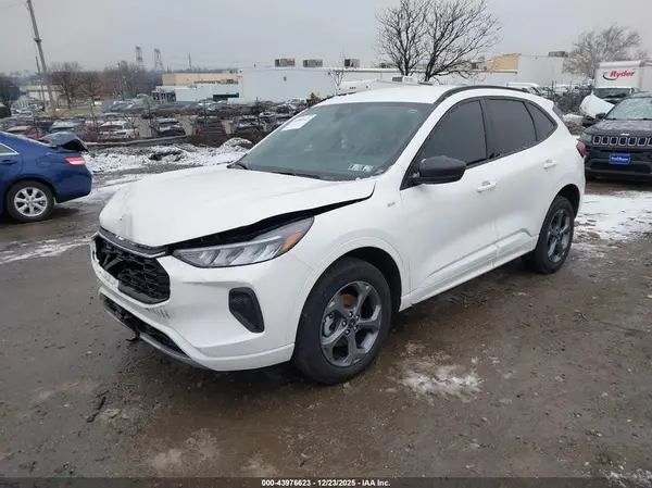 1FMCU9MN9RUA60050 2024 FORD ESCAPE - Image 2
