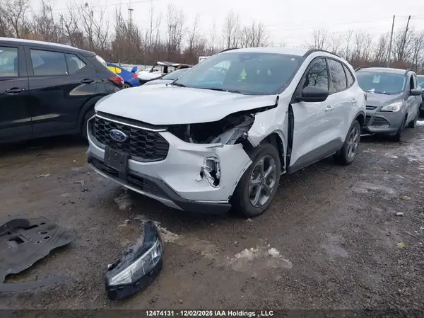 1FMCU9MN9SUA27779 2025 FORD ESCAPE - Image 2