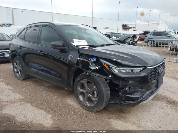1FMCU9MN9SUA87223 2025 FORD ESCAPE - Image 1