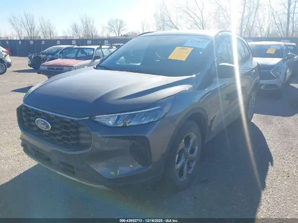 1FMCU9MN9SUB00410 2025 FORD ESCAPE - Image 2