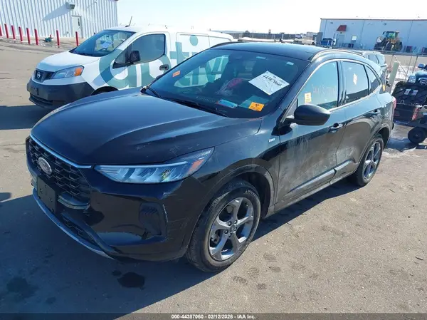 1FMCU9MNXPUA37261 2023 FORD ESCAPE - Image 2