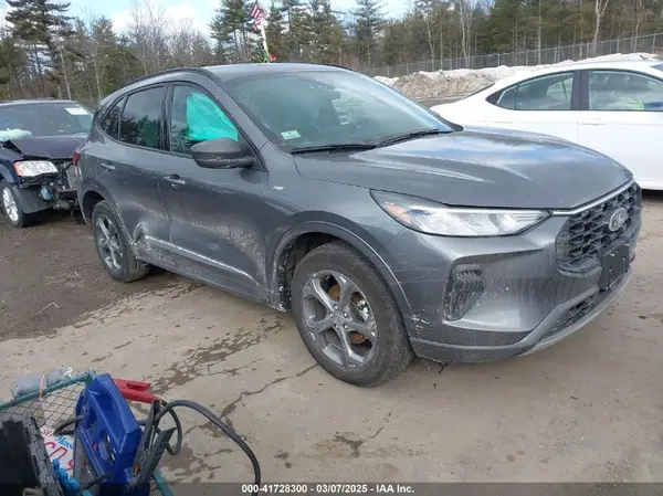 1FMCU9MNXPUB20009 2023 FORD ESCAPE - Image 1