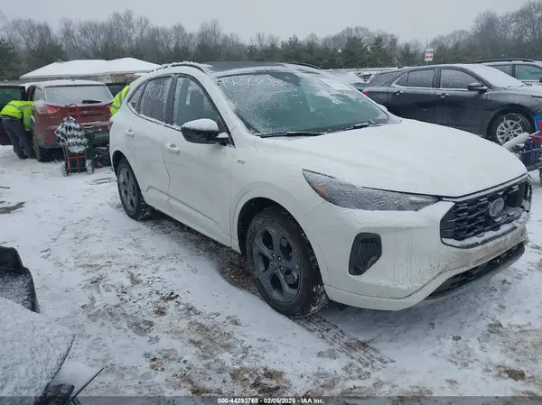 1FMCU9MNXRUA03811 2024 FORD ESCAPE - Image 1
