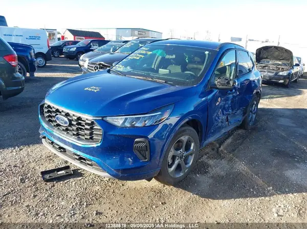 1FMCU9MZ8PUA23426 2023 FORD ESCAPE - Image 2