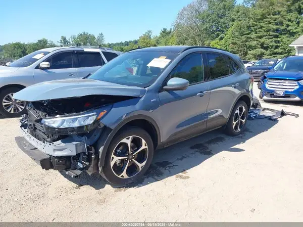 1FMCU9NA1SUA25813 2025 FORD ESCAPE - Image 2