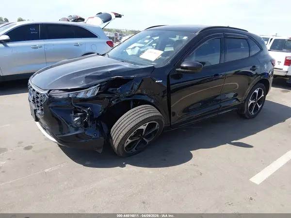 1FMCU9NA2PUA05108 2023 FORD ESCAPE - Image 2
