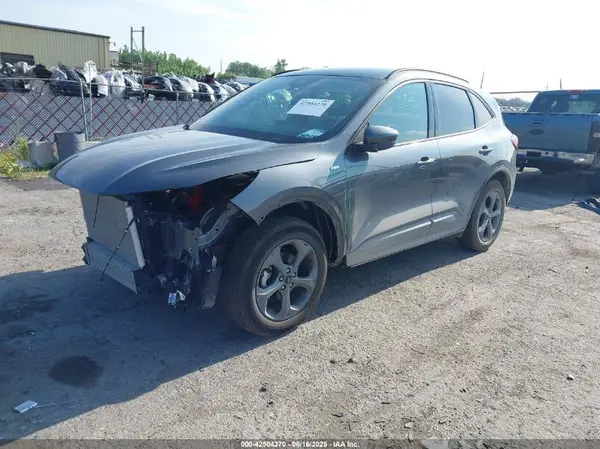 1FMCU9NA2RUB48059 2024 FORD ESCAPE - Image 2