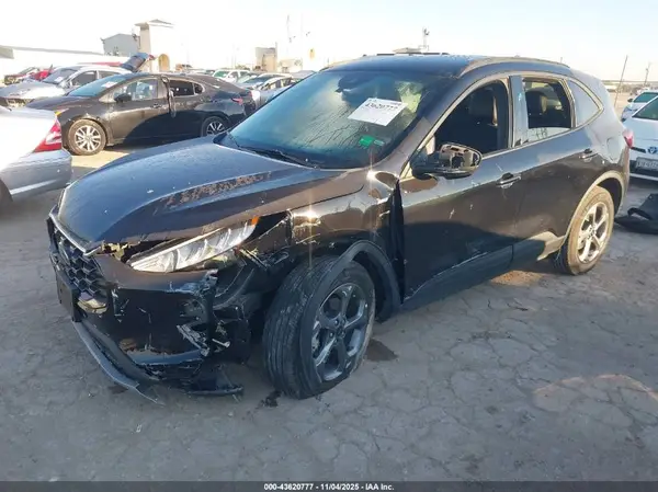 1FMCU9NA2SUA57556 2025 FORD ESCAPE - Image 2